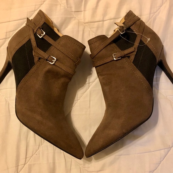 UNISA Heel Ankle Boots - Picture 4 of 9